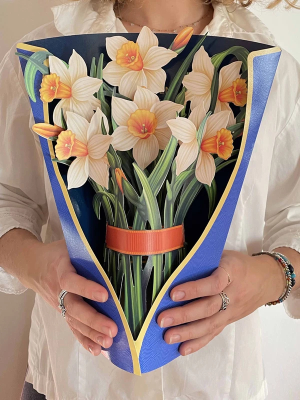 Fcpdaffodillsinvase 600x (1)